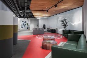 最新软件公司前台装饰实景图