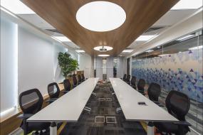 科技公司办公室玻璃隔断装修图片