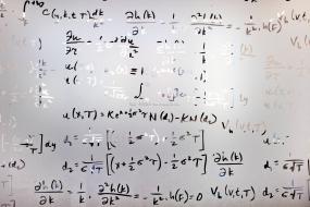 金融公司办公室玻璃隔断装修高清效果图