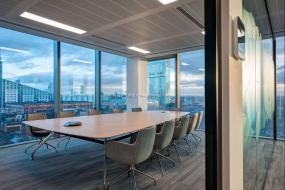 电子科技公司办公室玻璃隔断装修高清效果图