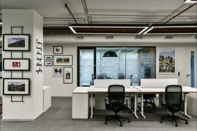 电子科技公司办公室玻璃隔断装修设计图片大全