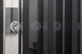 广告公司办公室玻璃隔断设计装饰效果图片