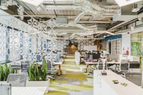 2018电子科技公司办公室玻璃隔断装修效果图