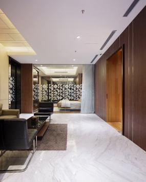 互联网公司办公室玻璃隔断装修设计图片大全