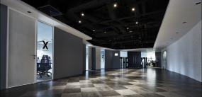 广告公司办公室玻璃隔断装潢设计图