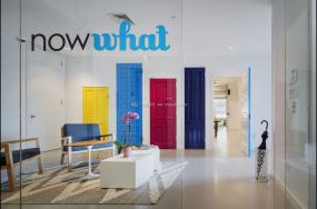 电子科技公司办公室玻璃隔断装修效果图大全