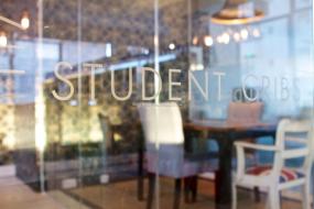 互联网公司办公室玻璃隔断装修图片大全