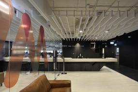 2018传媒文化公司玻璃隔断装修效果图