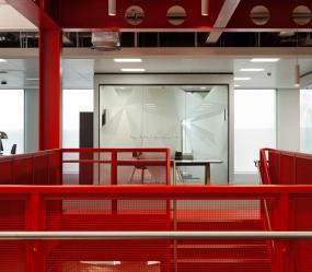 传媒文化公司玻璃隔断装修方案效果图