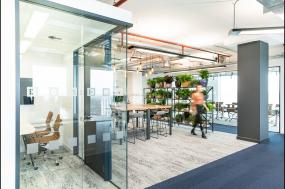 传媒文化公司玻璃隔断装修效果图