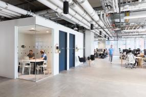 科技公司吊顶设计与装修效果图