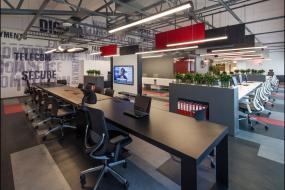 高端科技公司吊顶装修图片