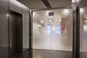 传媒文化公司玻璃隔断装饰装修图片