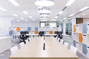 最新科技公司吊顶装饰实景图