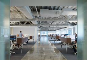 最新金融公司吊顶装饰实景图