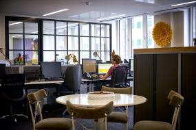 电子科技公司吊顶设计与装修效果图