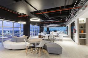 最新投资公司吊顶装饰实景图