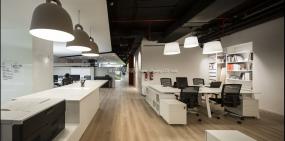 专业金融公司吊顶装修金融图片