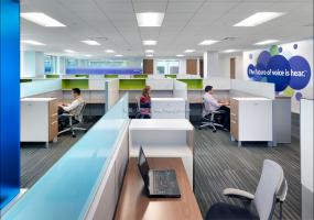 高端培训教育公司吊顶装修图片