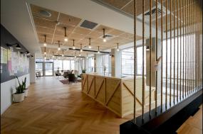 最新办公室木地板装修设计图片