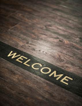 科技公司木地板设计装潢图片