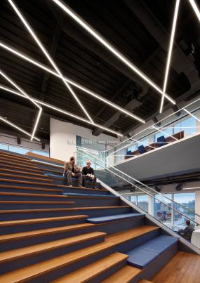 科技公司木地板装修高清效果图