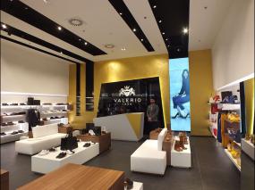 鞋帽店展柜设计与装修效果图