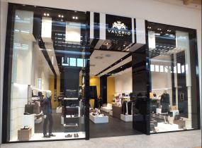 鞋帽店展柜装饰设计效果图片