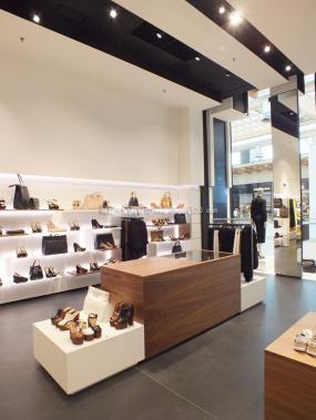 鞋帽店展柜设计装修效果图