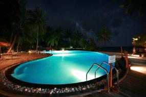 最新游泳池设计装饰效果图