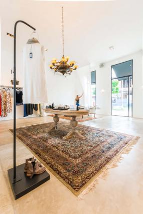 中型女装店设计装饰图片