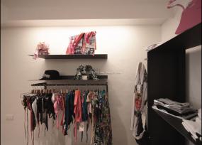 最新小型女装店设计装饰效果图片