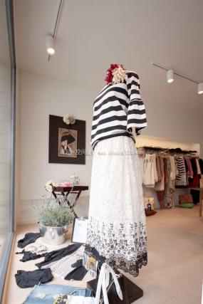 小型女装店装修设计效果图