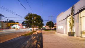 中型女装店设计装饰效果图