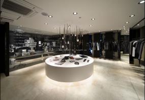 中型女装店装修装潢效果图