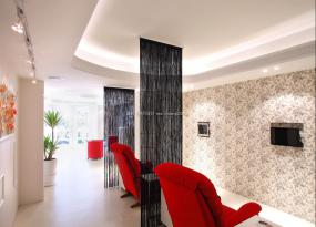 高档外国美甲店装修图片