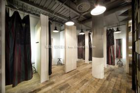 服装店试衣间装修效果图