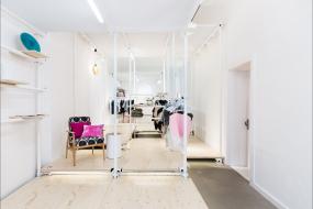 品牌服装店装修高清效果图