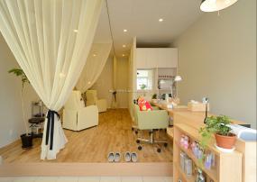 高档国外美甲店装修图片