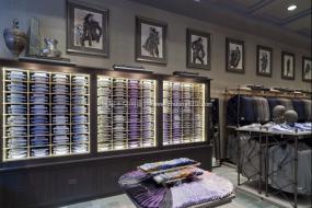 品牌男装店设计装饰图片