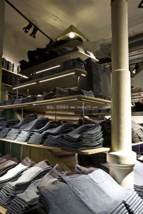 男装专卖店装修图片