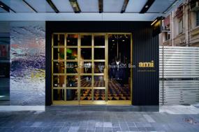 男装专卖店装修高清图片