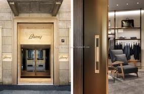 男装专卖店精装修设计图片