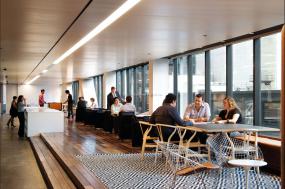 最新办公室环保强化木地板装饰实景图