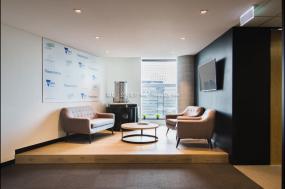 最新办公室环保强化木地板设计图片