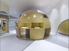 最新品牌女装专卖店设计装饰效果图