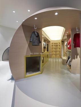 最新品牌女装专卖店设计装饰效果图片