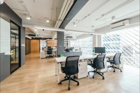 办公室橡木地板装潢设计效果图片