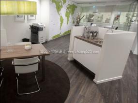 办公室橡木地板装潢效果图片