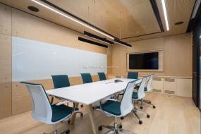 最新办公室多层实木地板设计图片